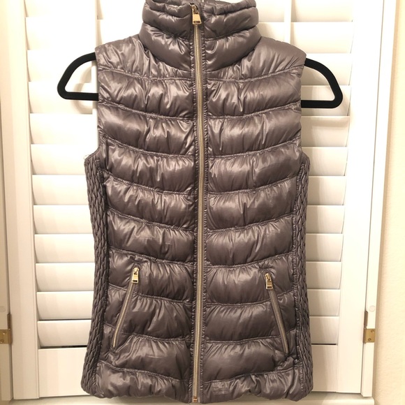 CALVIN KLEIN performance women’s puffer vest - Picture 2 of 9